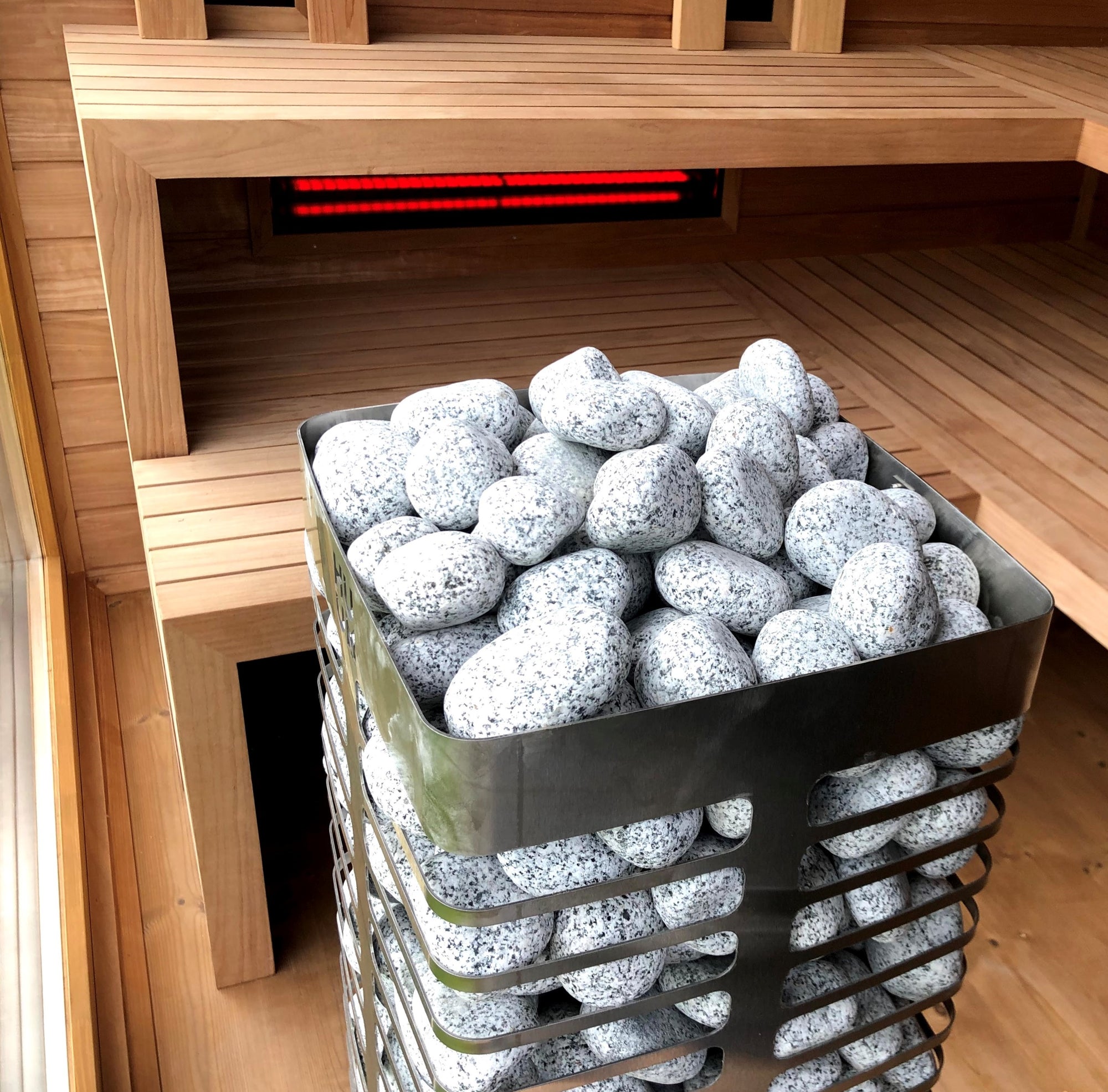 HUUM Steel - Elektrisk sauna ovn i brug