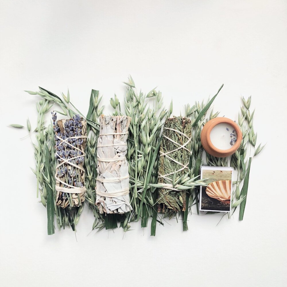 parigotte - Home Blessing Kit - parigotte - Home Blessing Kit - White Sage from California, Yerba Santa Smudge with Lavender, Cedar Smudge, Handmade Candle in a mini clay pot, Match box
