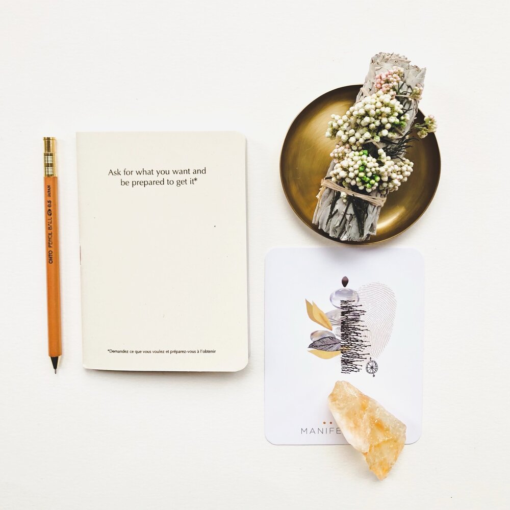 parigotte - Manifestation Meditation Ritual Kit - Manifest Notebook , Citrine,  Californian White Sage with dried flowers bouquet