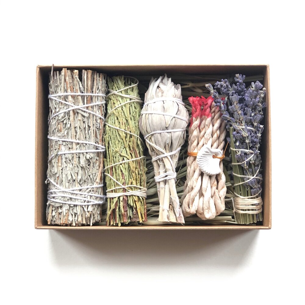 parigotte - Positive Vibes Ritual Kit - White Sage from California, Californian Desert Sage, Cedar Smudge, Dried Lavender smudge, 15 handmade Himalayan rope incenses, handmade clay shell charm, FSC certified Recycled Box